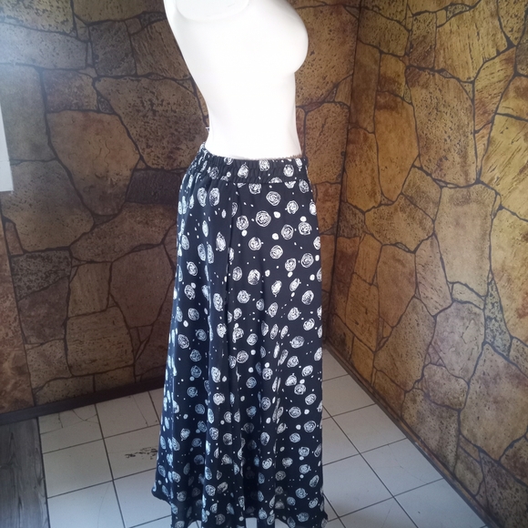 White Stag Black and White Floral Maxi Skirt - Picture 3 of 5